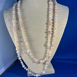 Natural pearl necklace